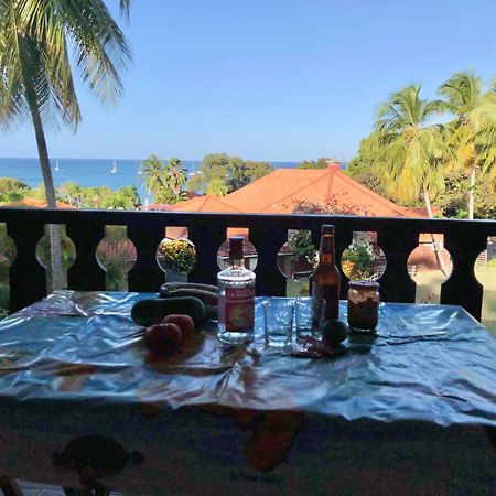 Case Coco A Sainte Anne Avec Wifi Vue Mer Экстерьер фото