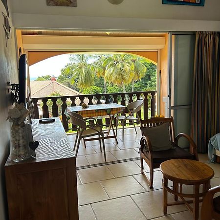 Case Coco A Sainte Anne Avec Wifi Vue Mer Экстерьер фото
