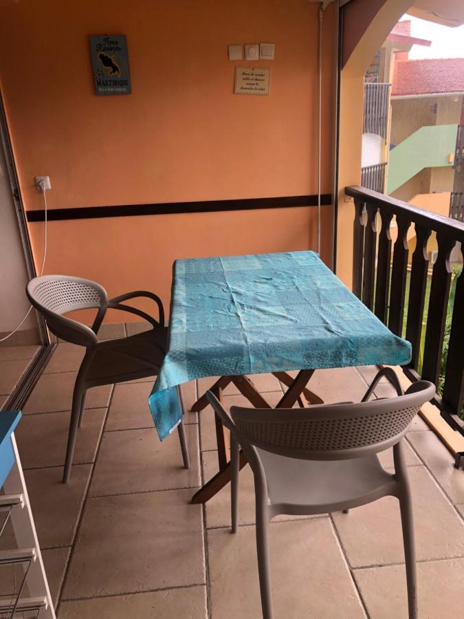 Case Coco A Sainte Anne Avec Wifi Vue Mer Экстерьер фото