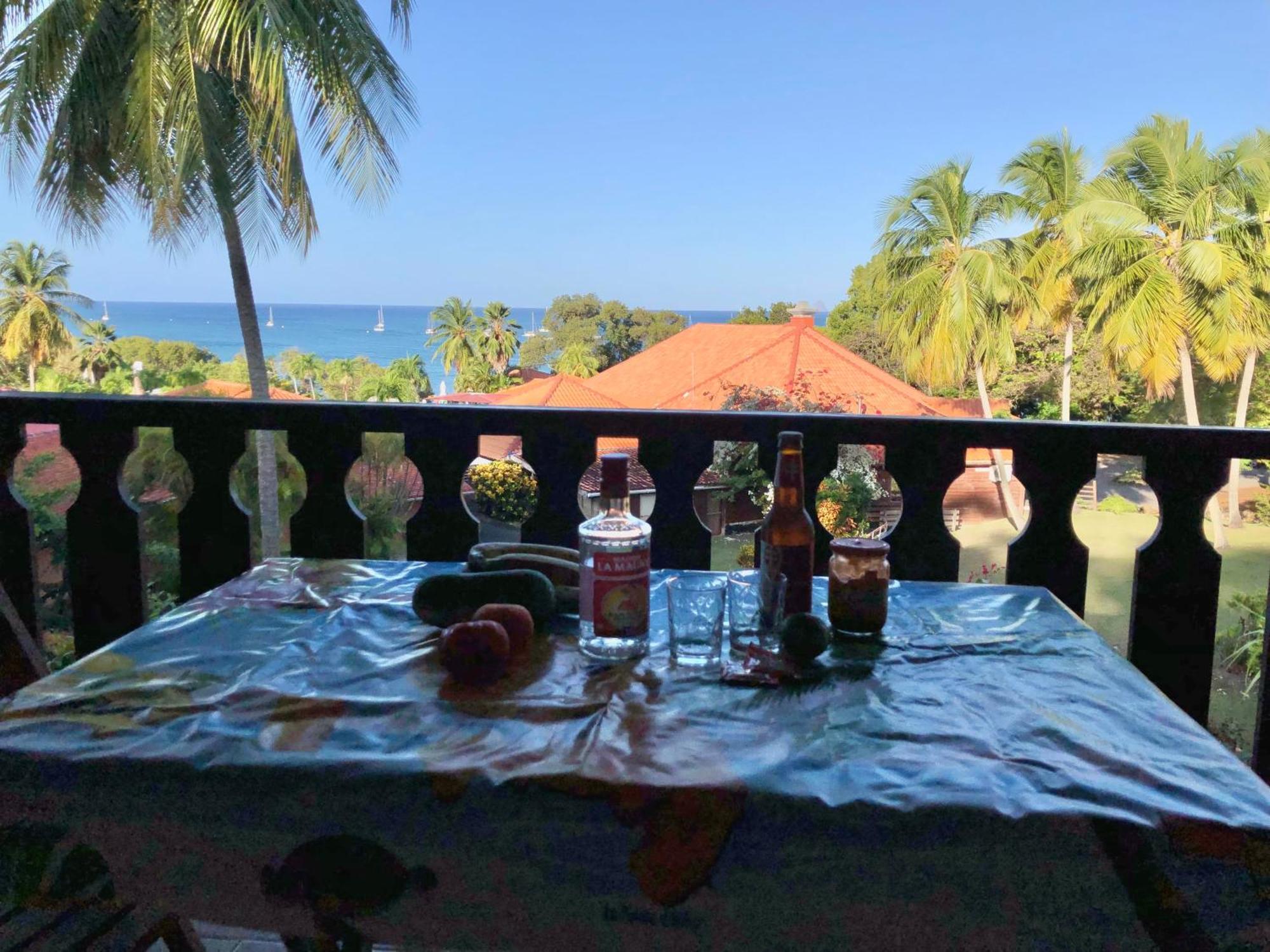 Case Coco A Sainte Anne Avec Wifi Vue Mer Экстерьер фото