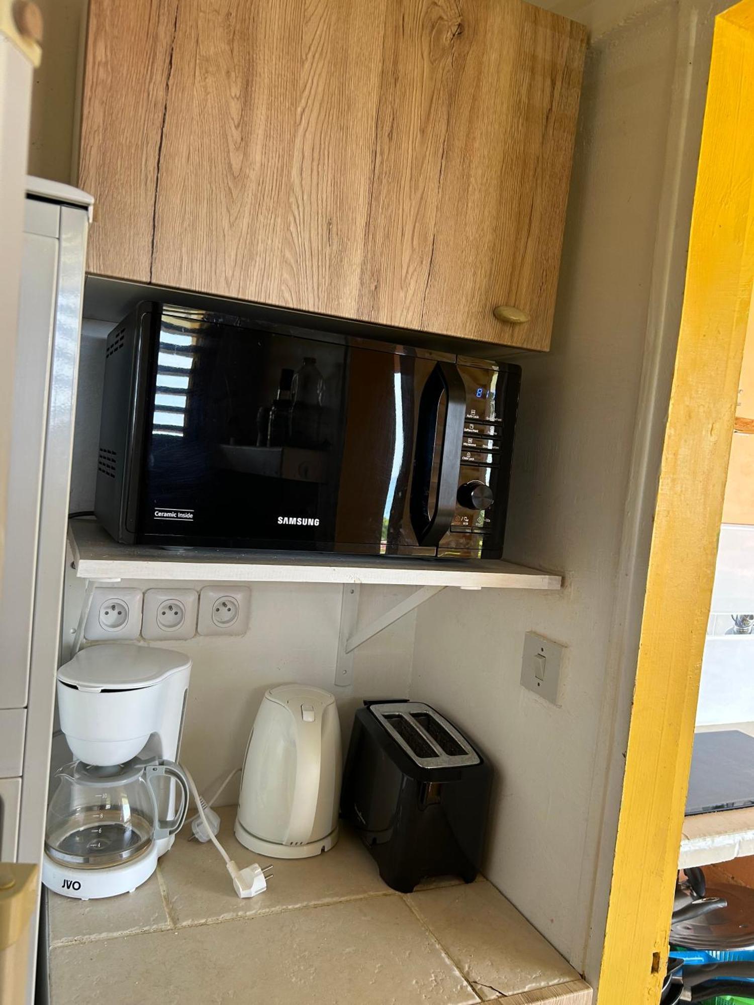 Case Coco A Sainte Anne Avec Wifi Vue Mer Экстерьер фото